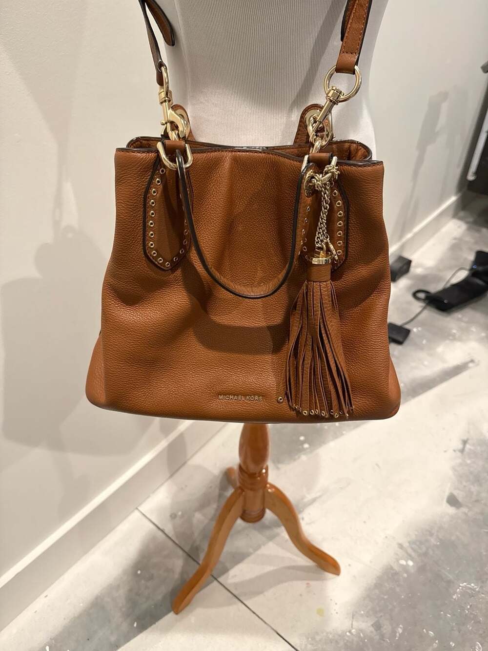 Michael Kors Brooklyn Grommet Leather Medium Feed Bag Satchel Tassel Acorn